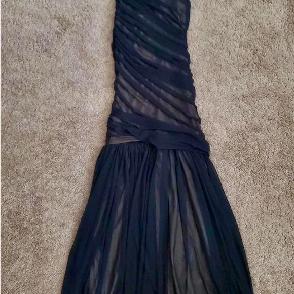 NVT Vici In My Arms Maxi Black OneShoulder Dress, cocktail, wedding guest - Picture 2 of 7